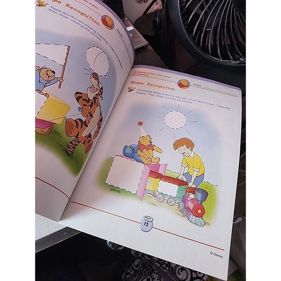 Disney Shapes And Sizes Activity Book 2017 Winnie The Pooh Children's Education - Picture 2 of 8